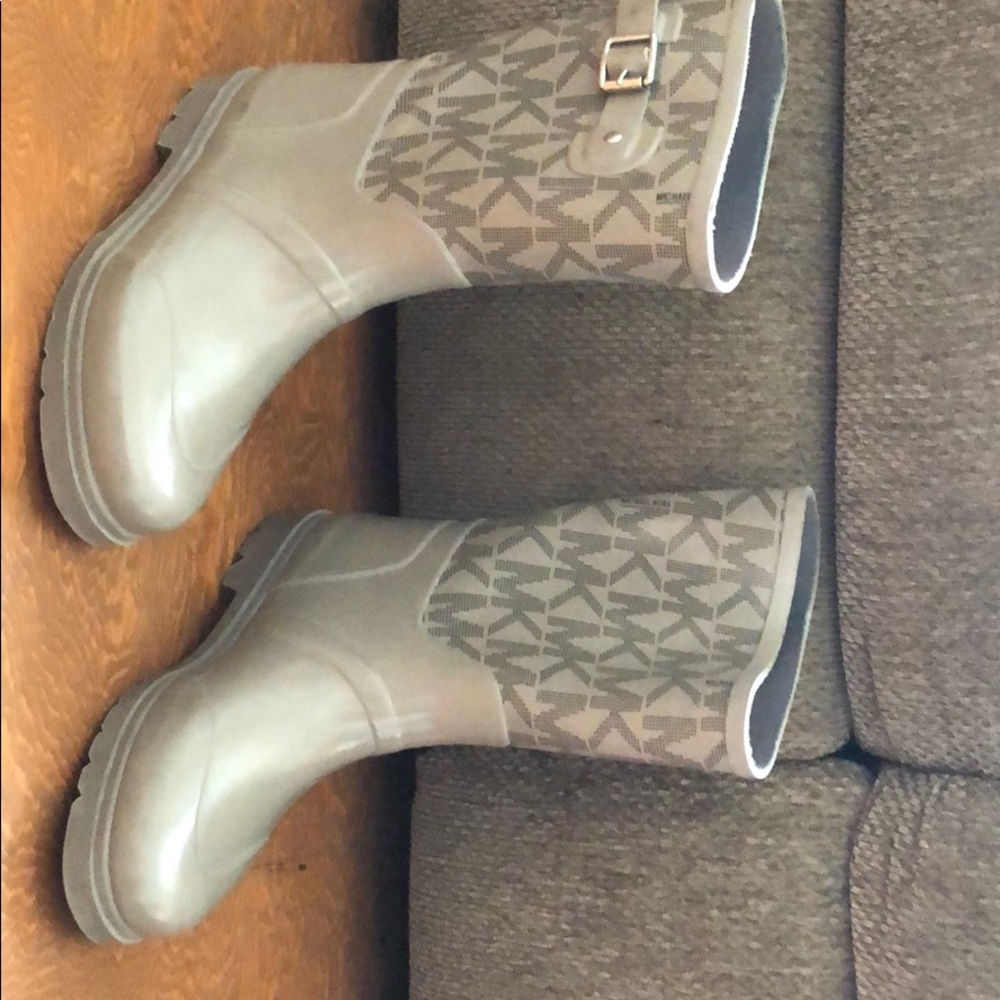 Michael kors rain boots